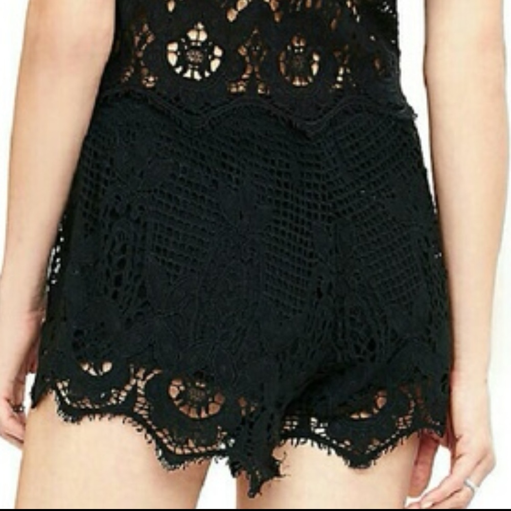 Jagged Handkerchief Hem Black Lace Shorts - Picture 3 of 3